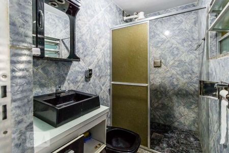 Casa à venda com 250m², 6 quartos e 2 vagasBanheiro
