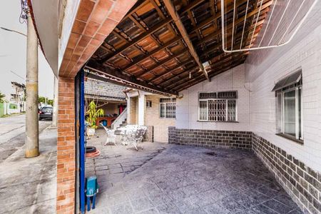 Casa à venda com 250m², 6 quartos e 2 vagasÁrea Externa