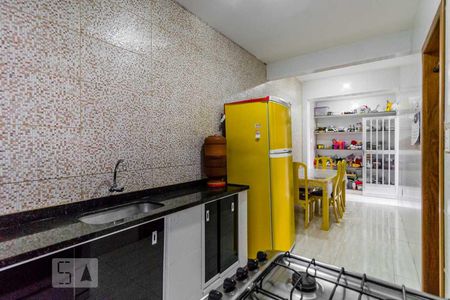 Casa à venda com 250m², 6 quartos e 2 vagasCozinha