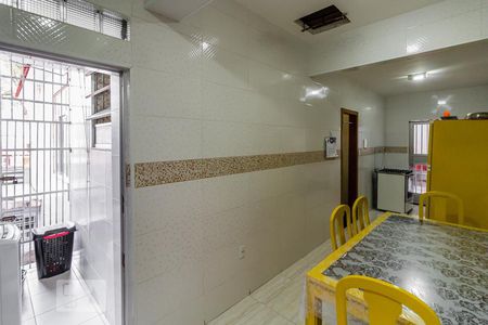 Casa à venda com 250m², 6 quartos e 2 vagasCozinha
