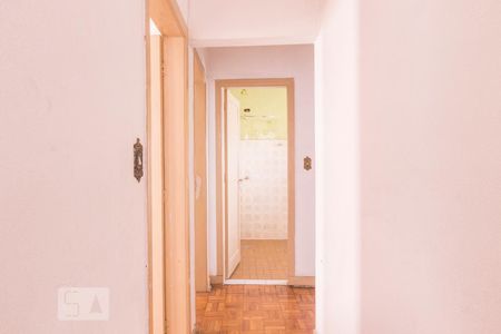 Corredor de apartamento para alugar com 2 quartos, 70m² em Vila Talarico, São Paulo