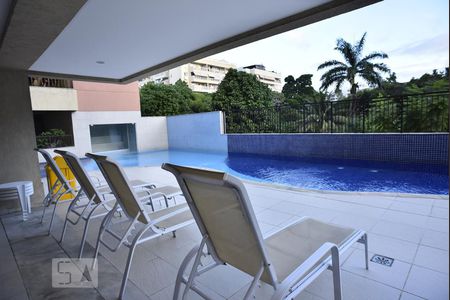 Apartamento à venda com 79m², 2 quartos e 1 vagaÁrea comum - Piscina