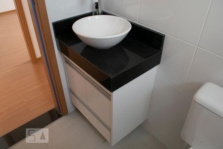 Apartamento para alugar com 44m², 2 quartos e 1 vagaBANHEIRO