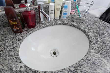 Apartamento à venda com 95m², 3 quartos e 2 vagasBanheiro da Suíte - Pia