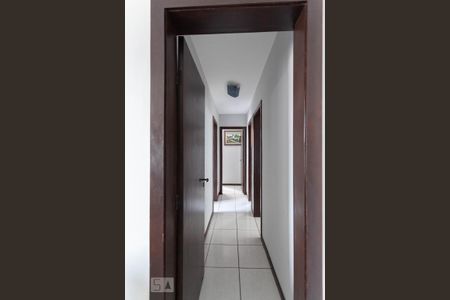 Corredor de apartamento à venda com 3 quartos, 95m² em Sagrada Família, Belo Horizonte