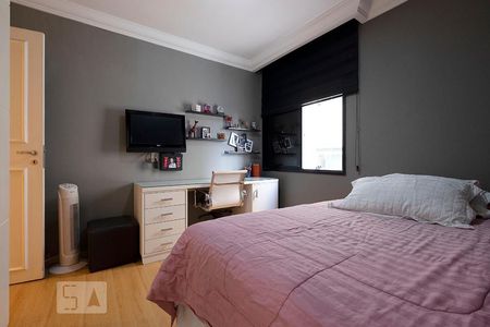 Apartamento à venda com 160m², 3 quartos e 2 vagasSuíte 2