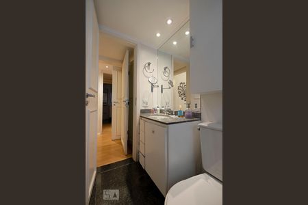 Apartamento à venda com 160m², 3 quartos e 2 vagasSuíte 3 - Banheiro