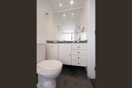 Apartamento à venda com 160m², 3 quartos e 2 vagasSuíte 2 - Banheiro