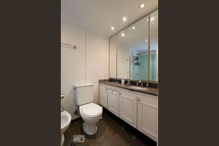 Apartamento à venda com 160m², 3 quartos e 2 vagasSuíte Master - Banheiro