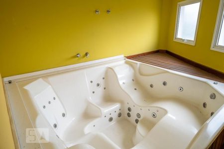 Casa à venda com 700m², 3 quartos e 7 vagasHidromassagem