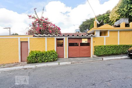 Casa à venda com 258m², 4 quartos e 3 vagasFachada