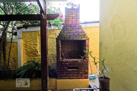 Casa à venda com 258m², 4 quartos e 3 vagasChurrasqueira