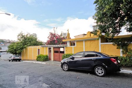 Casa à venda com 258m², 4 quartos e 3 vagasFachada