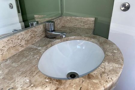 Casa de condomínio para alugar com 110m², 2 quartos e 2 vagasBanheiro - Torneira