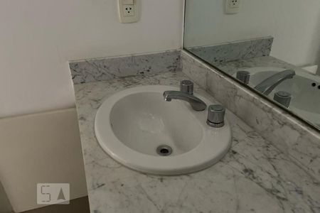 Casa de condomínio para alugar com 110m², 2 quartos e 2 vagasBanheiro - Torneira