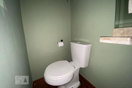 Casa de condomínio para alugar com 110m², 2 quartos e 2 vagasLavabo