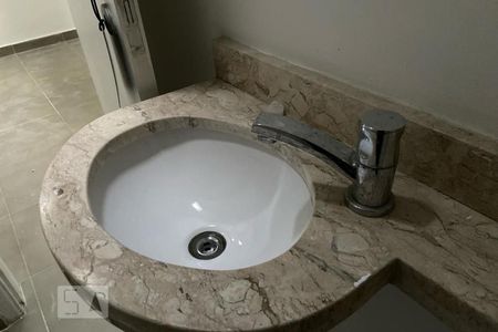 Casa de condomínio para alugar com 110m², 2 quartos e 2 vagasBanheiro - Torneira 