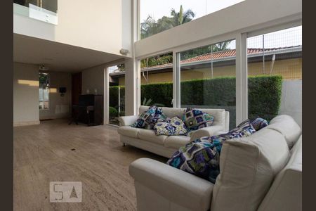 Casa para alugar com 263m², 3 quartos e 2 vagasSala