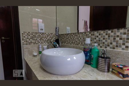 Casa à venda com 128m², 3 quartos e 5 vagasBanheiro