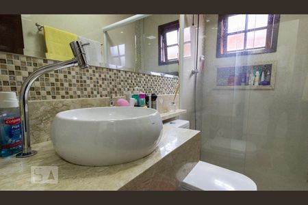 Casa à venda com 128m², 3 quartos e 5 vagasBanheiro