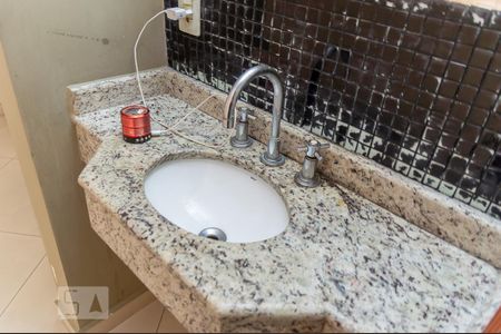 Casa à venda com 250m², 3 quartos e 6 vagas Casa à venda com 250m², 3 quartos e 6 vagasLavabo