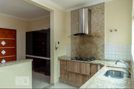 Casa à venda com 250m², 3 quartos e 6 vagas Casa à venda com 250m², 3 quartos e 6 vagasCozinha