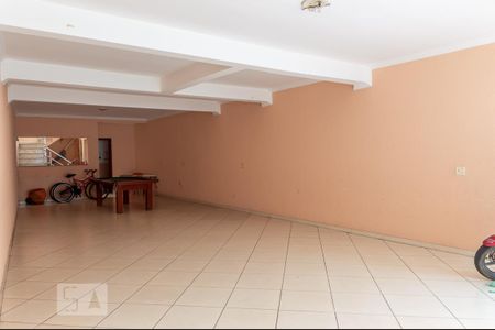 Casa à venda com 250m², 3 quartos e 6 vagas Casa à venda com 250m², 3 quartos e 6 vagasGaragem