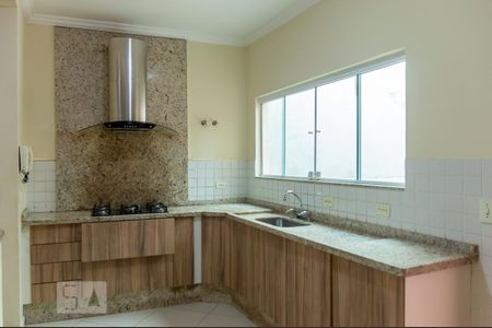 Casa à venda com 250m², 3 quartos e 6 vagas Casa à venda com 250m², 3 quartos e 6 vagasCozinha