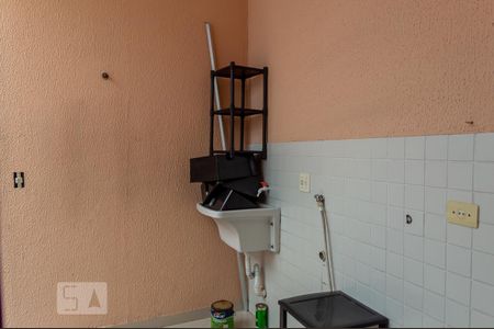 Casa à venda com 250m², 3 quartos e 6 vagas Casa à venda com 250m², 3 quartos e 6 vagasÁrea de Serviço