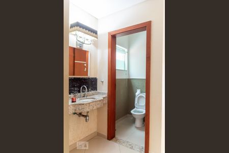 Casa à venda com 250m², 3 quartos e 6 vagas Casa à venda com 250m², 3 quartos e 6 vagasLavabo