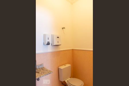 Casa à venda com 250m², 3 quartos e 6 vagas Casa à venda com 250m², 3 quartos e 6 vagasBanheiro de Serviço