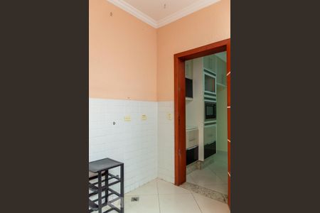 Casa à venda com 250m², 3 quartos e 6 vagas Casa à venda com 250m², 3 quartos e 6 vagasÁrea de Serviço