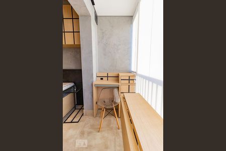 Sala / Quarto de kitnet/studio à venda com 1 quarto, 25m² em Jardim das Acácias, São Paulo