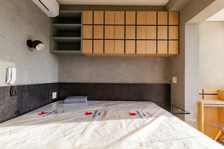 Sala / Quarto de kitnet/studio à venda com 1 quarto, 25m² em Jardim das Acácias, São Paulo