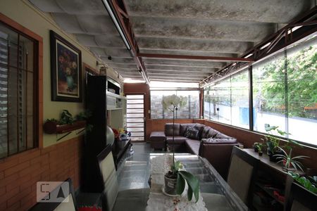 Casa à venda com 208m², 4 quartos e 2 vagasVaranda