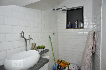 Lavabo de casa de condomínio à venda com 3 quartos, 105m² em Taquara, Rio de Janeiro