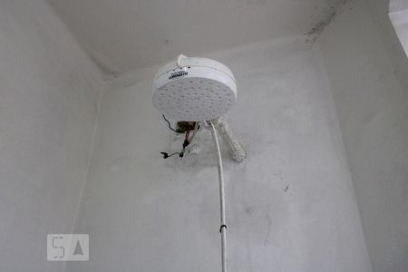 Casa à venda com 100m², 4 quartos e 1 vagaChuveiro