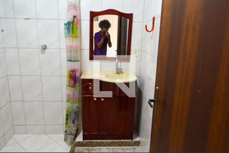 Casa de condomínio à venda com 132m², 3 quartos e 1 vagaBanheiro Social