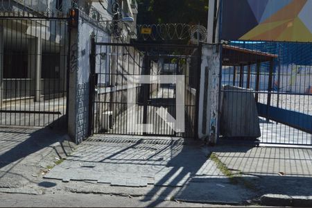 Casa de condomínio à venda com 132m², 3 quartos e 1 vagaFachada