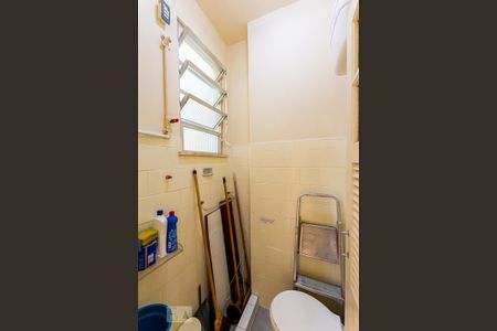 Apartamento para alugar com 70m², 2 quartos e sem vagaBanheiro de Serviço