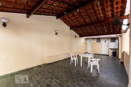 Apartamento para alugar com 70m², 2 quartos e sem vagaÁrea comum - Churrasqueira