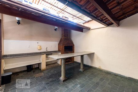 Apartamento para alugar com 70m², 2 quartos e sem vagaÁrea comum - Churrasqueira