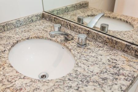 Apartamento à venda com 118m², 3 quartos e 2 vagasDetalhe Banheiro da Suíte 2