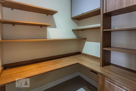 Apartamento à venda com 118m², 3 quartos e 2 vagasEscritório