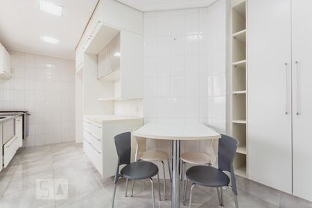 Apartamento à venda com 118m², 3 quartos e 2 vagasCozinha