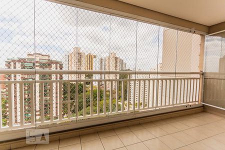 Varanda de apartamento para alugar com 3 quartos, 118m² em Vila Sonia, São Paulo