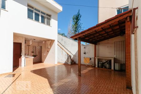 Casa à venda com 290m², 3 quartos e 4 vagasQuintal
