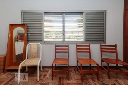 Casa à venda com 290m², 3 quartos e 4 vagasSuíte