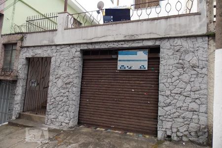 Casa para alugar com 100m², 2 quartos e 1 vaga Casa para alugar com 100m², 2 quartos e 1 vagaFachada