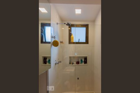 Apartamento para alugar com 62m², 2 quartos e 2 vagas Apartamento para alugar com 62m², 2 quartos e 2 vagasChuveiro Banheiro Quarto 2 Suíte